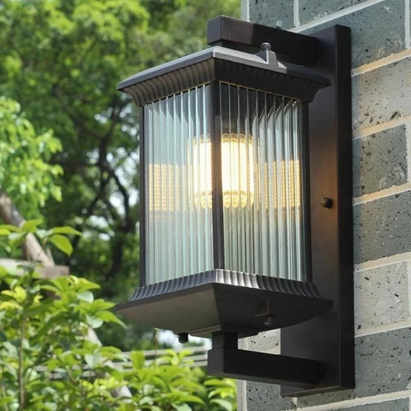 Retro Style IP65 Outdoor LED Wall Light in Black Aluminum for Garden and Porch